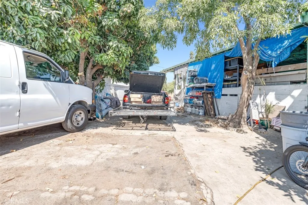 120 N Bonnie Beach Place, East Los Angeles, California 90063 home-pic-44